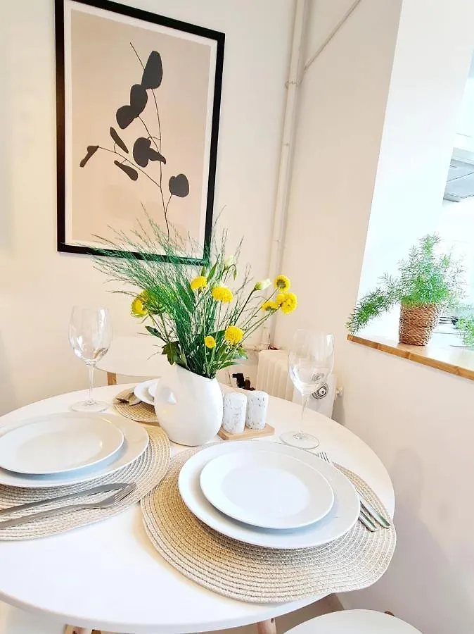 Harmony Plaza Apartment 2Br Bucharest 0*,