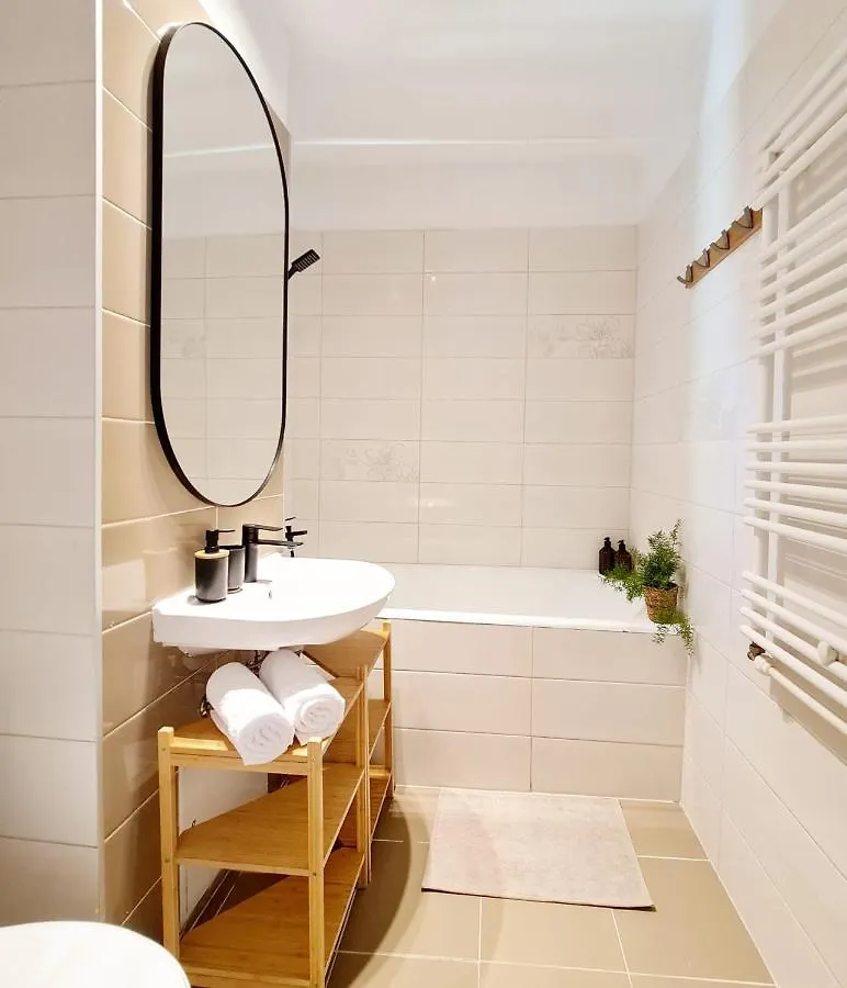 Harmony Plaza Apartment 2Br Bucharest